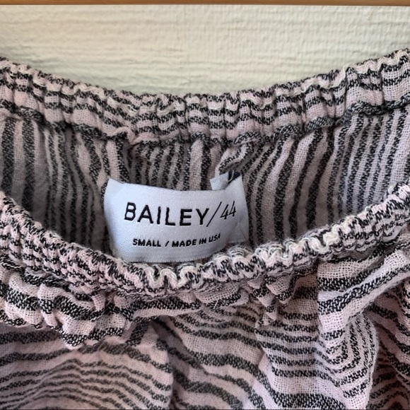 Bailey 44 Off shoulder ruffle top - Picture 3 of 3